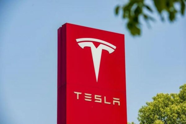 金牛呗 特斯拉技术员被有故障的机器人打成重伤，将特斯拉告上法庭，索赔5100万美元